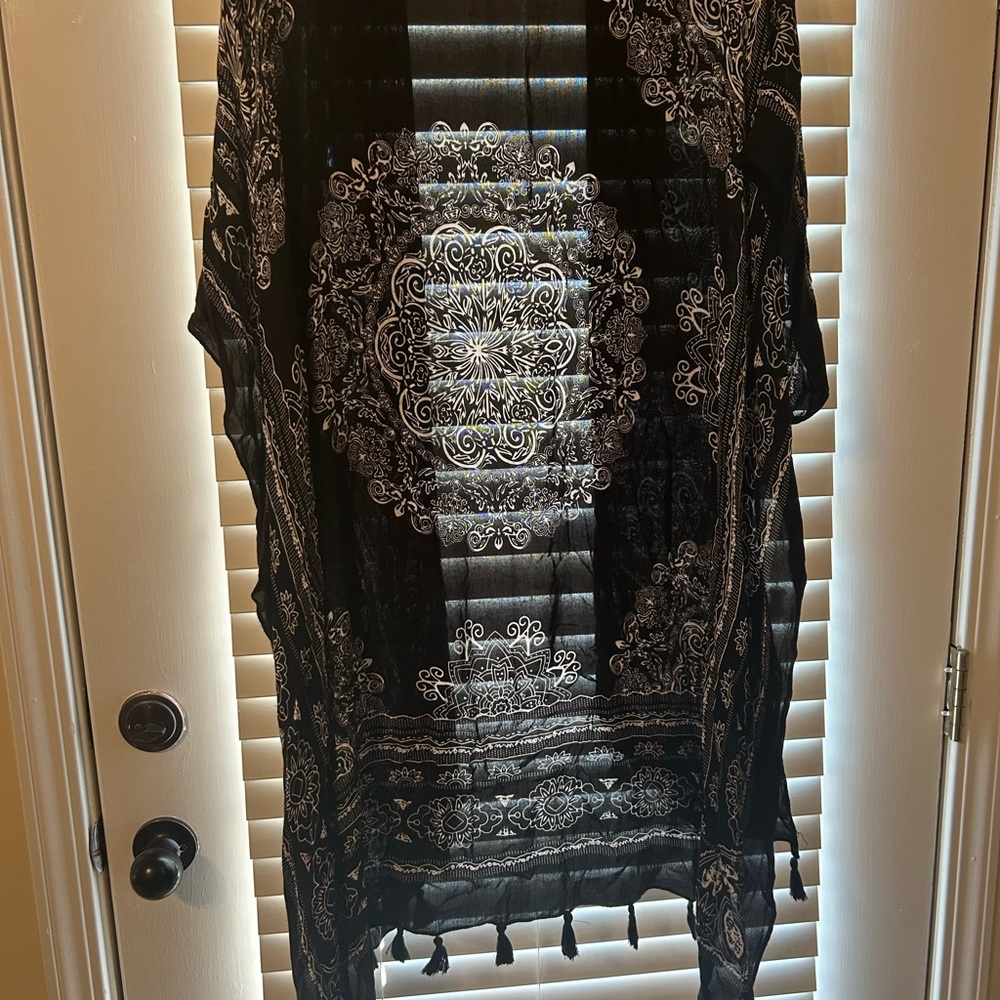 Black and White Patterned Kimono